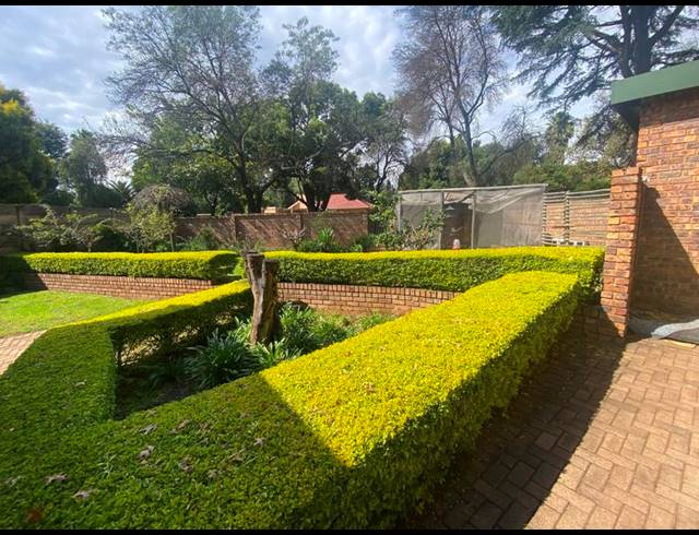 4 BEDROOM HOUSE FOR SALE IN CLUBVILLE